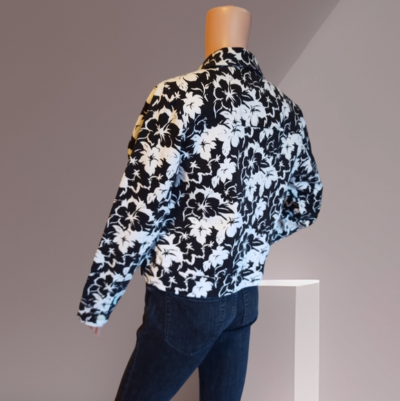 Petite by Michael Phillips Oversized Floral Print Crop Jacket Black/White - Picture 7 of 16